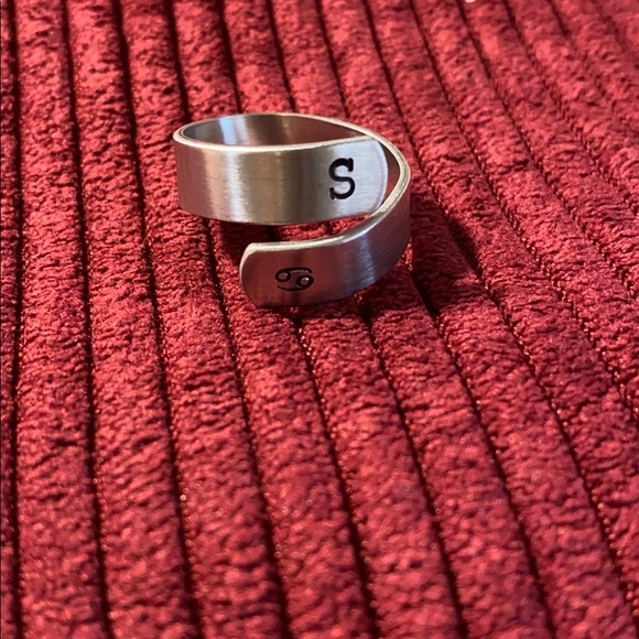 Custom ring - Picture 2 of 3